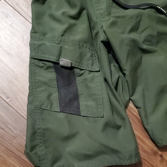 Hurley Forest Green Men's Cargo Shorts - Picture 4 of 5